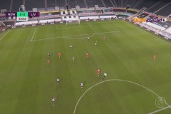 哈兰德：星光璀璨的足球世界中的制胜球技与训练秘诀